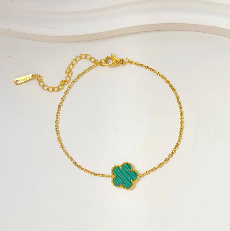 STAINLESS STEEL SHELL PENDANT BRACELET  